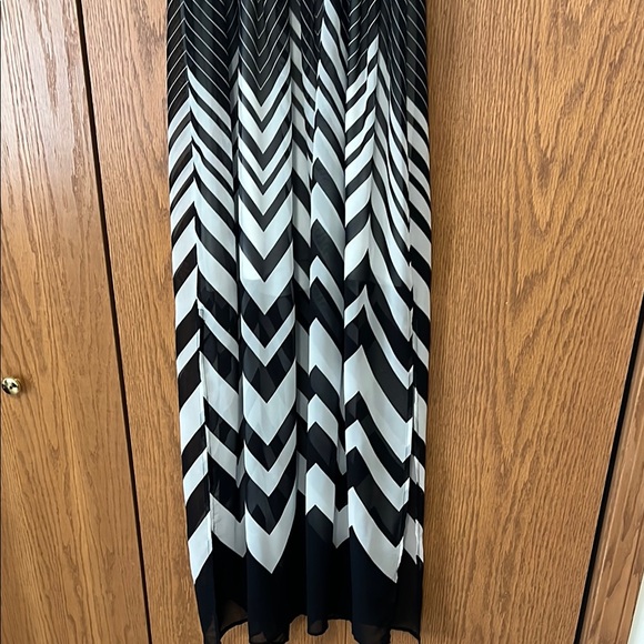 Candie’s Black and White Striped Dress - Picture 8 of 10